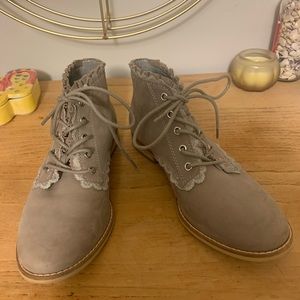 Gianni Bini boots. Size 7.5. Worn once.